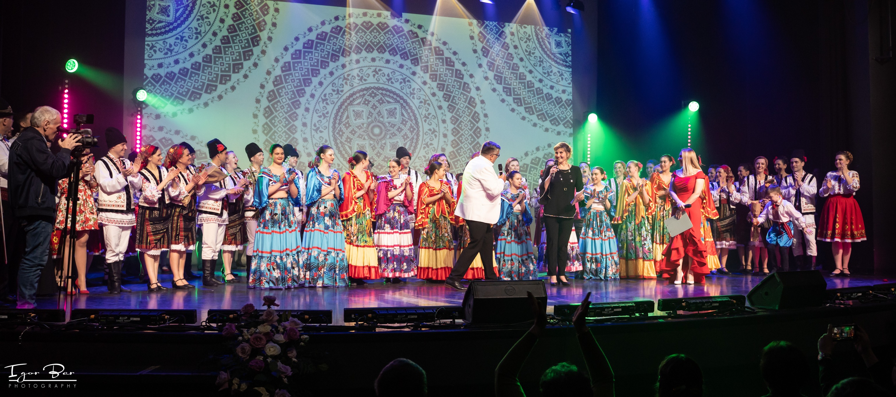 „Hora Primăverii”, концерт Ансамбля молдавских народных танцев „Vatra”, Канада