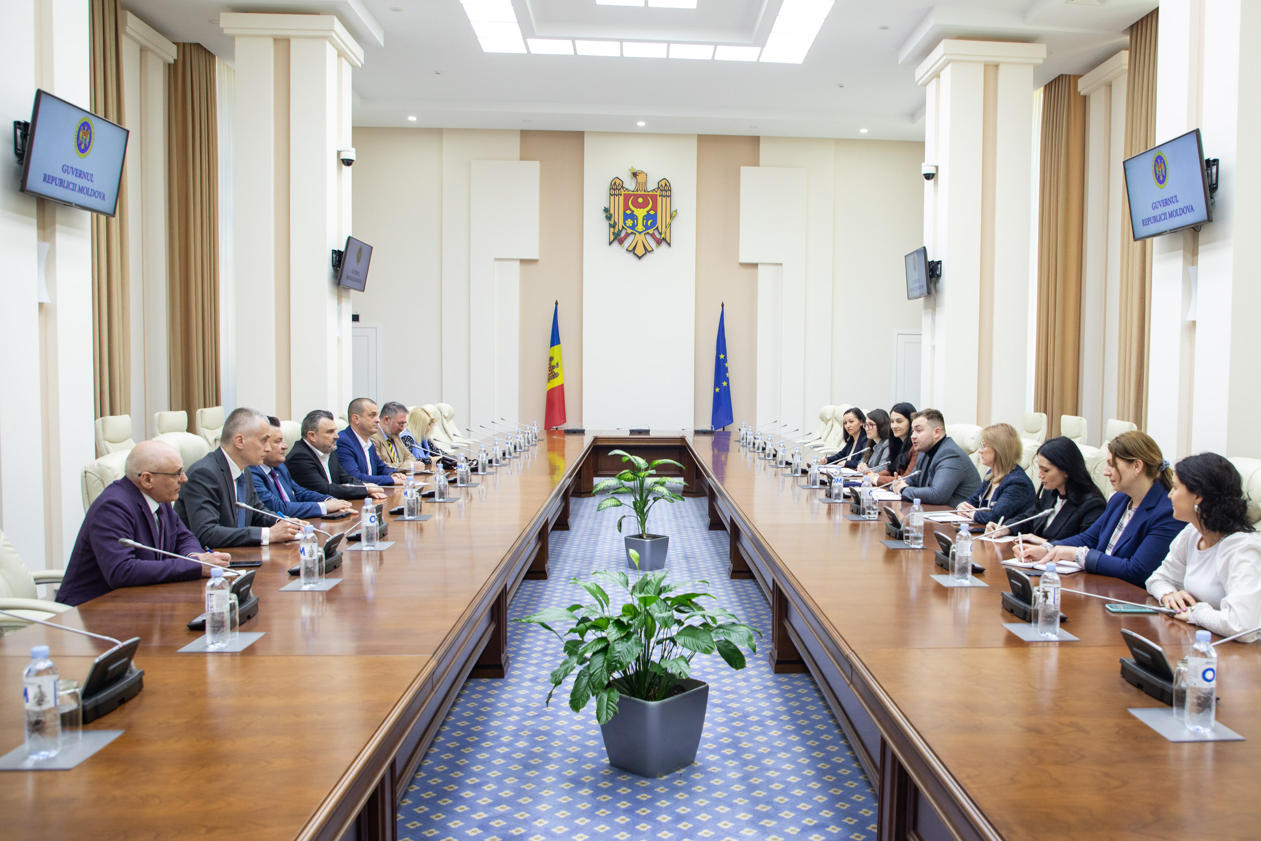 The intensification of the support offered to the diaspora, discussed at the meeting of the state secretary of the State Chancellery, Adrian Balutel with the state secretary of the DPRP, Florin-Gheorghe Cârciu
